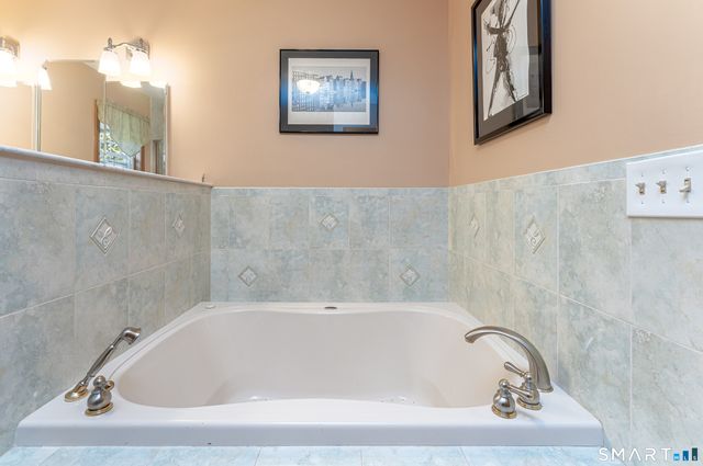 16 Benham Hill Place, Hamden, CT 06514