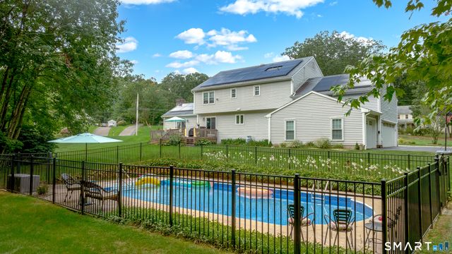 16 Benham Hill Place, Hamden, CT 06514