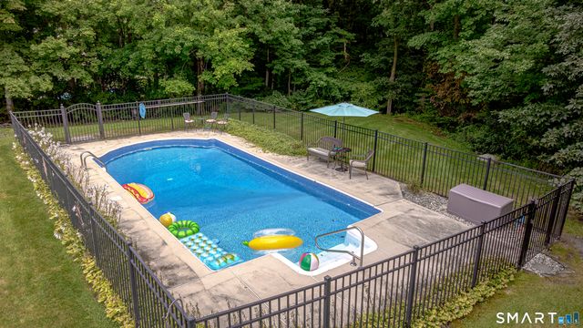 16 Benham Hill Place, Hamden, CT 06514