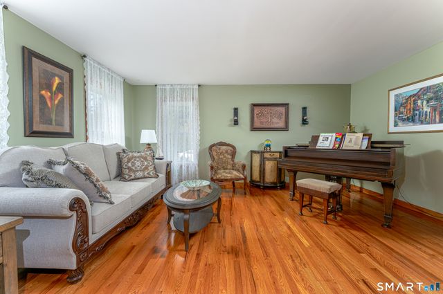 16 Benham Hill Place, Hamden, CT 06514