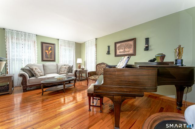 16 Benham Hill Place, Hamden, CT 06514