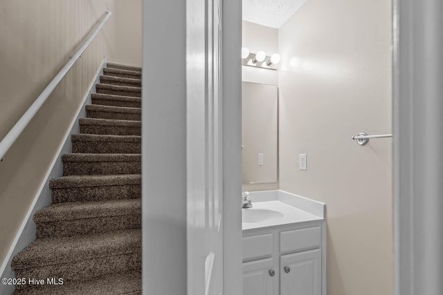 105 Altavista Loop, Jacksonville, NC 28546