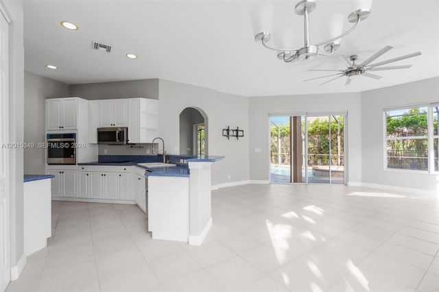 10635 NW 61st Ct, Parkland, FL 33076
