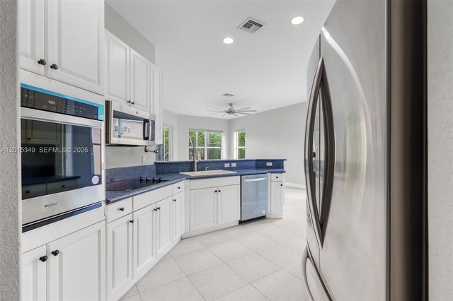 10635 NW 61st Ct, Parkland, FL 33076