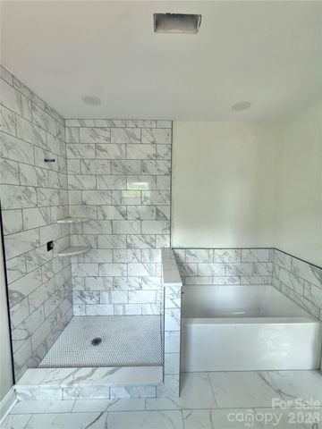 1204 Spring Time Court SW, Lenoir, NC 28645