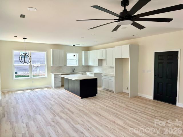 1204 Spring Time Court SW, Lenoir, NC 28645