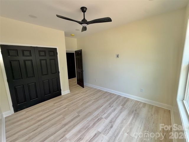 1204 Spring Time Court SW, Lenoir, NC 28645