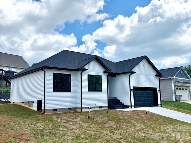 1204 Spring Time Court SW, Lenoir, NC 28645
