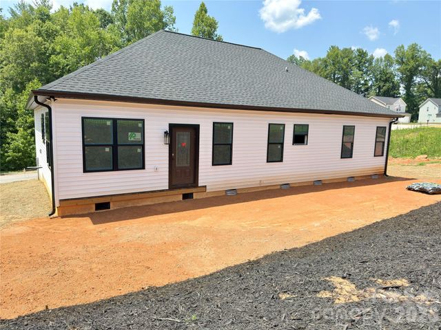 1204 Spring Time Court SW, Lenoir, NC 28645
