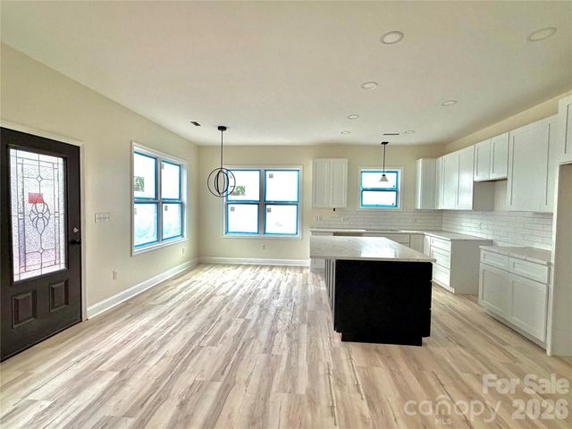 1204 Spring Time Court SW, Lenoir, NC 28645