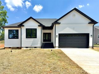 1204 Spring Time Court SW, Lenoir, NC 28645