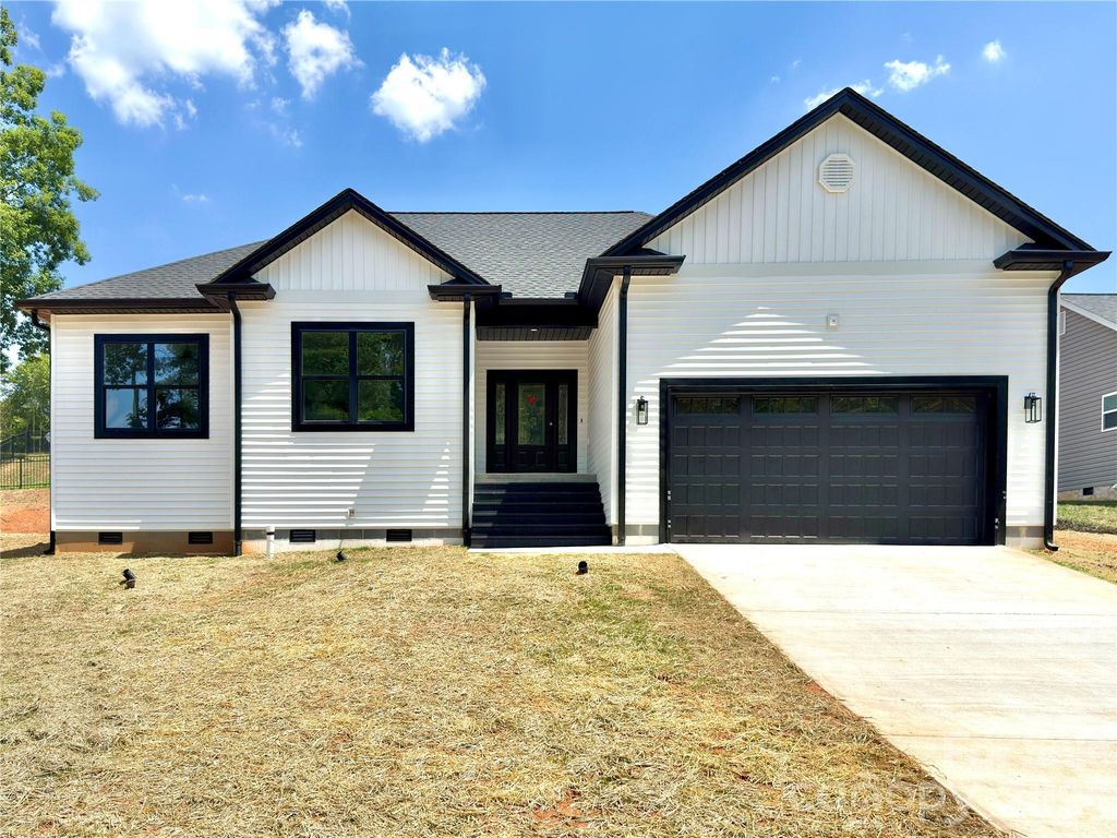 1204 Spring Time Court SW, Lenoir, NC 28645