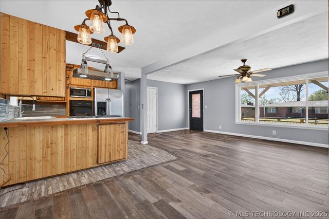 4100 Wayside Drive, Bartlesville, OK 74006