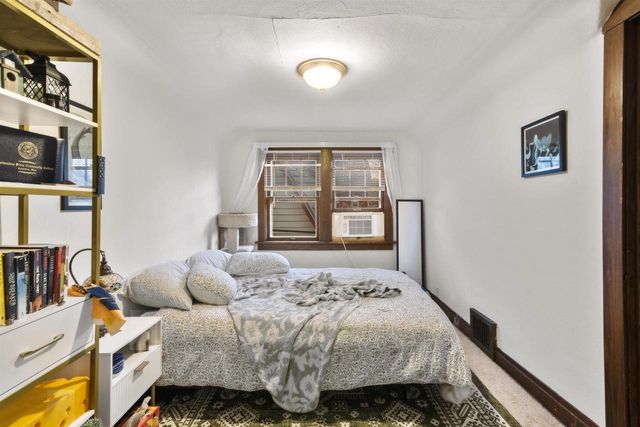 512 S Mills Street, Madison, WI 53715