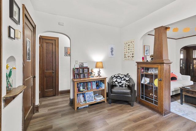 512 S Mills Street, Madison, WI 53715