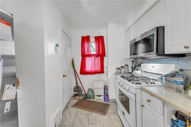 2123 N Taylor Road, Cleveland Heights, OH 44112