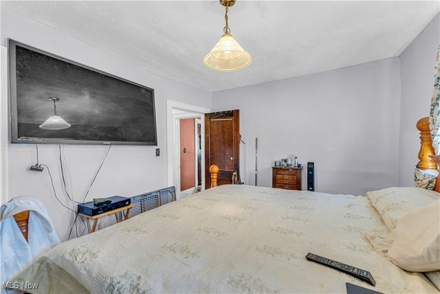 2123 N Taylor Road, Cleveland Heights, OH 44112