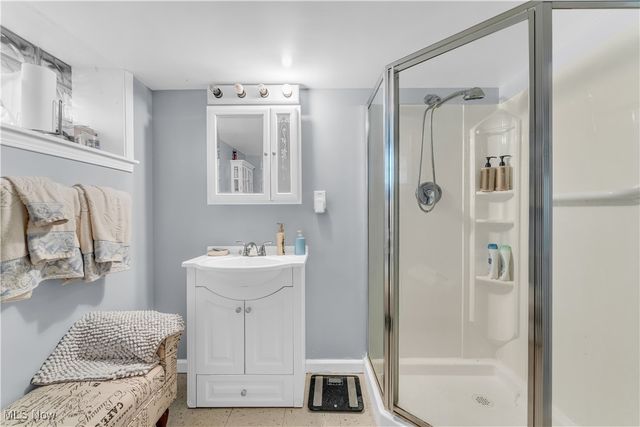 2123 N Taylor Road, Cleveland Heights, OH 44112