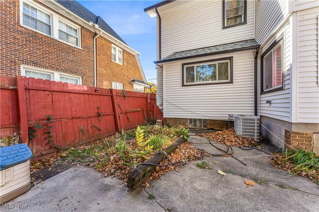 2123 N Taylor Road, Cleveland Heights, OH 44112