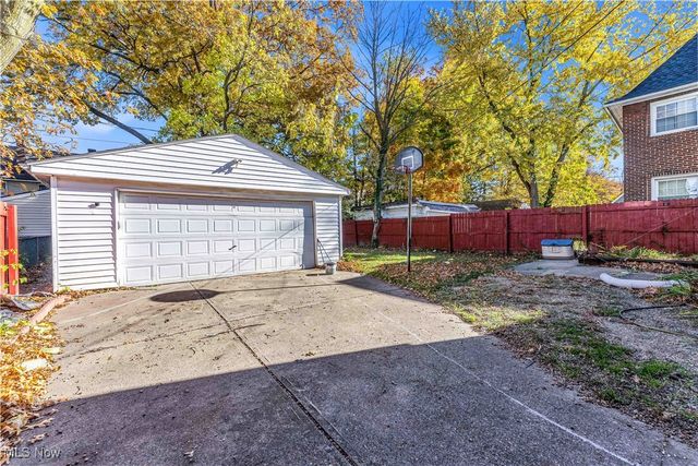 2123 N Taylor Road, Cleveland Heights, OH 44112