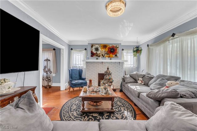 2123 N Taylor Road, Cleveland Heights, OH 44112