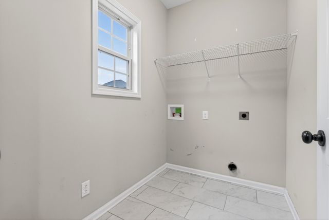 525 Low Country Ct, Clarksville, TN 37042