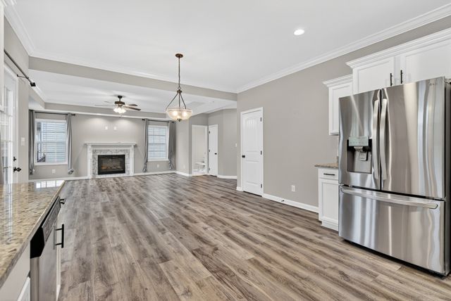 525 Low Country Ct, Clarksville, TN 37042