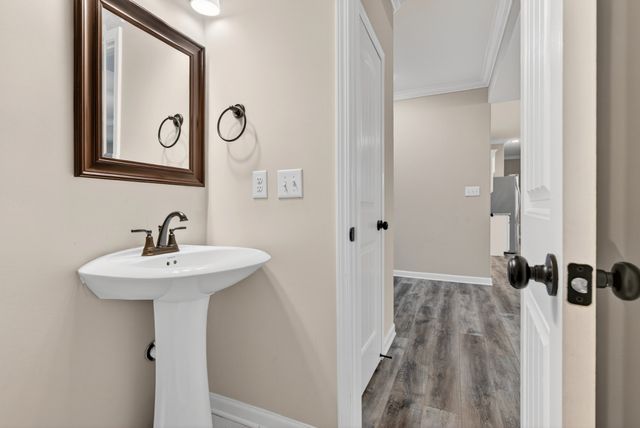 525 Low Country Ct, Clarksville, TN 37042