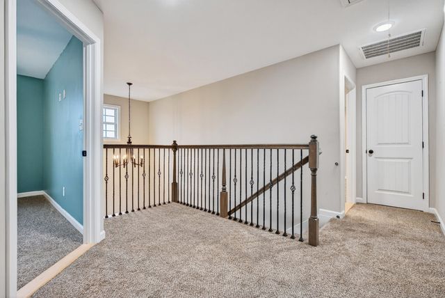 525 Low Country Ct, Clarksville, TN 37042