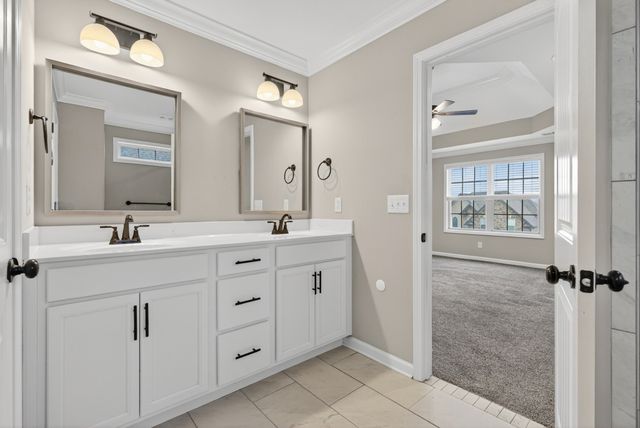 525 Low Country Ct, Clarksville, TN 37042