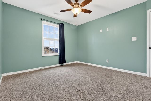 525 Low Country Ct, Clarksville, TN 37042