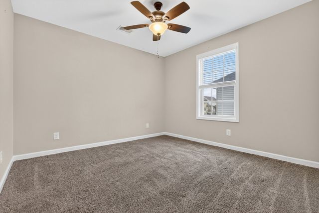 525 Low Country Ct, Clarksville, TN 37042