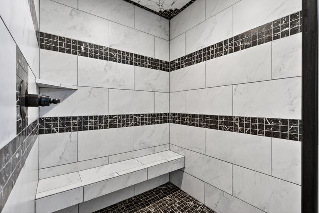 525 Low Country Ct, Clarksville, TN 37042