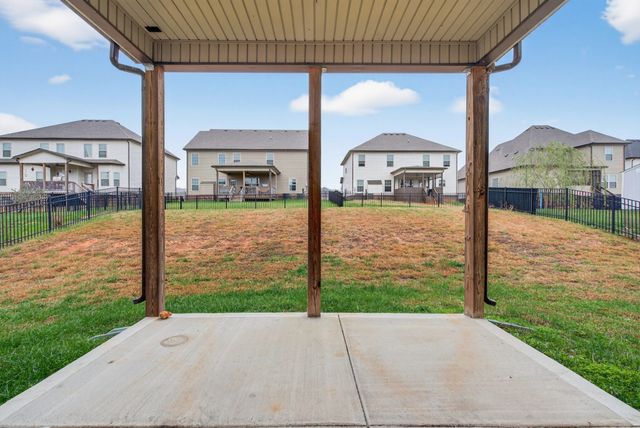 525 Low Country Ct, Clarksville, TN 37042