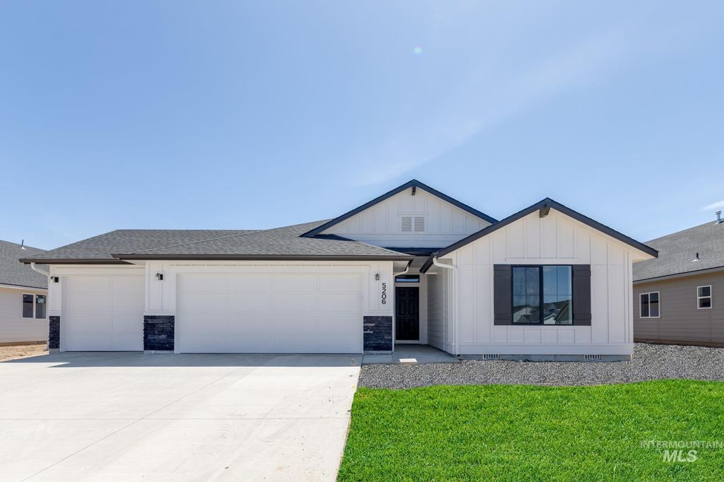 10482 W Garganey Dr, Star, ID 83669