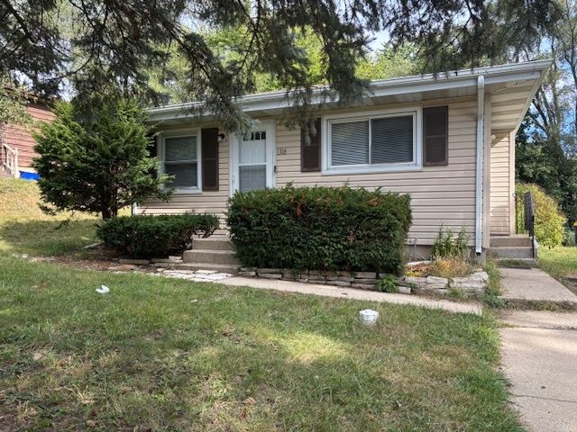 1316 MONROE Street, Lake In The Hills, IL 60156