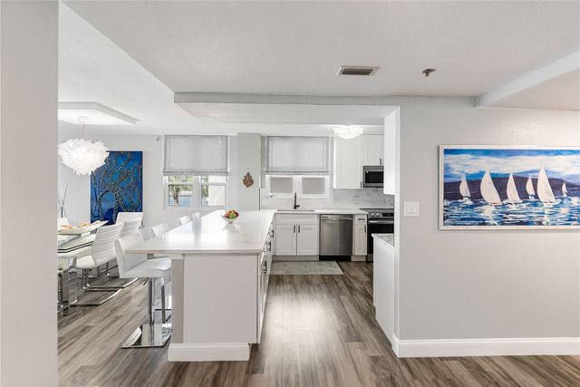 97 SUNSET DRIVE 201, Sarasota, FL 34236