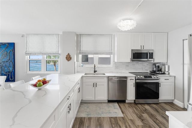 97 SUNSET DRIVE 201, Sarasota, FL 34236