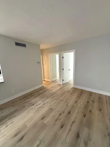 260 NW 19th Street 6, Boca Raton, FL 33432