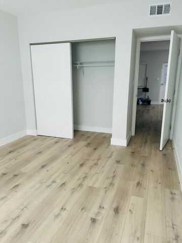 260 NW 19th Street 6, Boca Raton, FL 33432