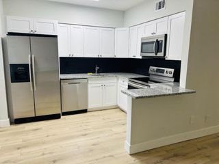 260 NW 19th Street 6, Boca Raton, FL 33432