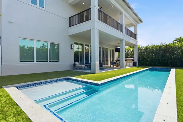 334 NE 3RD Court, Boca Raton, FL 33432