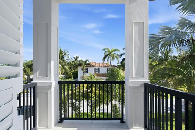 334 NE 3RD Court, Boca Raton, FL 33432