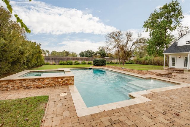 706 East 30th Street, Bryan, TX 77803