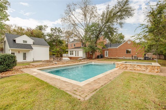 706 East 30th Street, Bryan, TX 77803