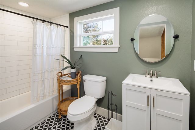 706 East 30th Street, Bryan, TX 77803