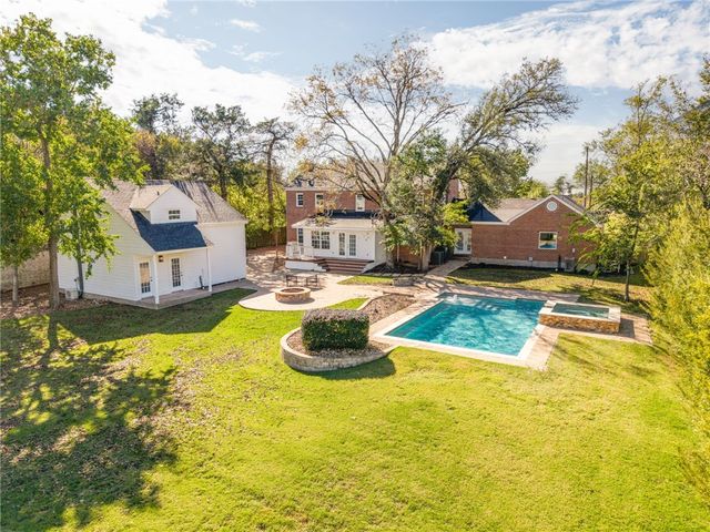 706 East 30th Street, Bryan, TX 77803