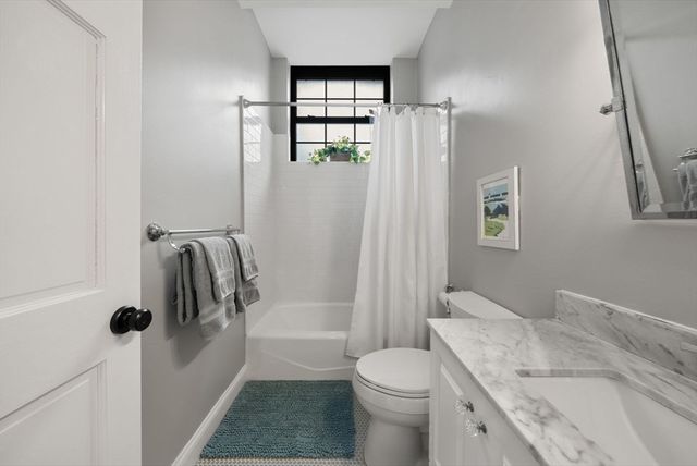 486 E 3rd St. 11, Boston, MA 02127