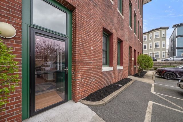 486 E 3rd St. 11, Boston, MA 02127