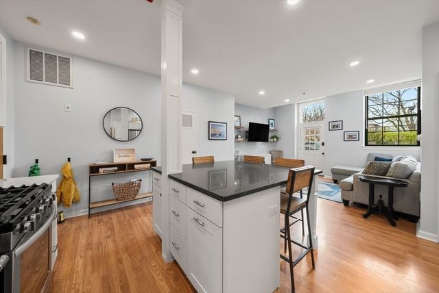 486 E 3rd St. 11, Boston, MA 02127